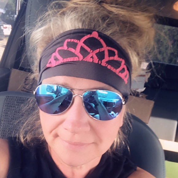 Meet your Posher, Rena - Picture 1 of 4